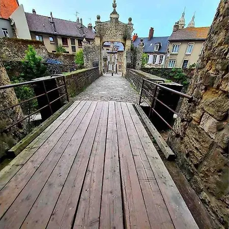 Apartament La Mansarde - Au Coeur De La Vieille *